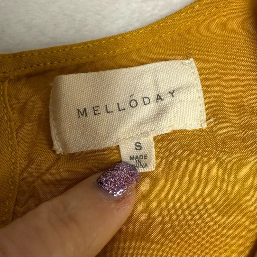 Melloday size small  Mustard Yellow Embroidered Blouse - Picture 4 of 9